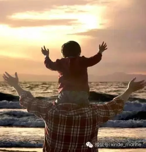 我的爸爸，他是海员。